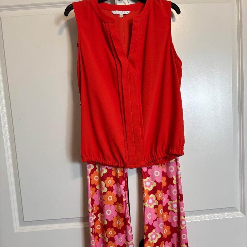 Women's Back to the 60's Outfit